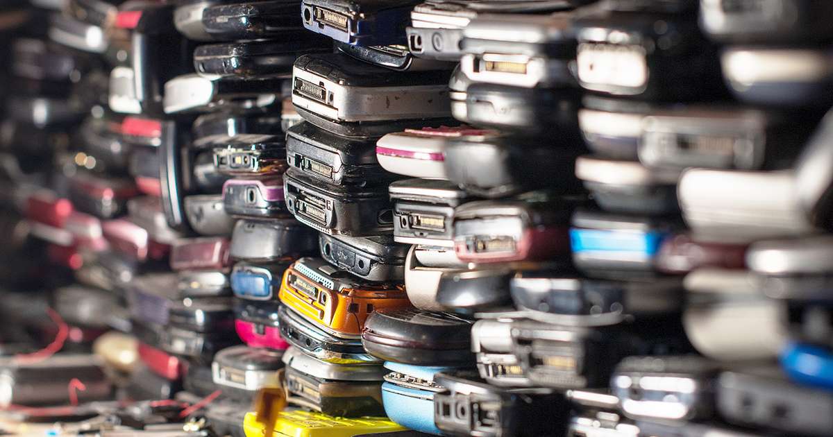 How to Recycle Old Cell Phones